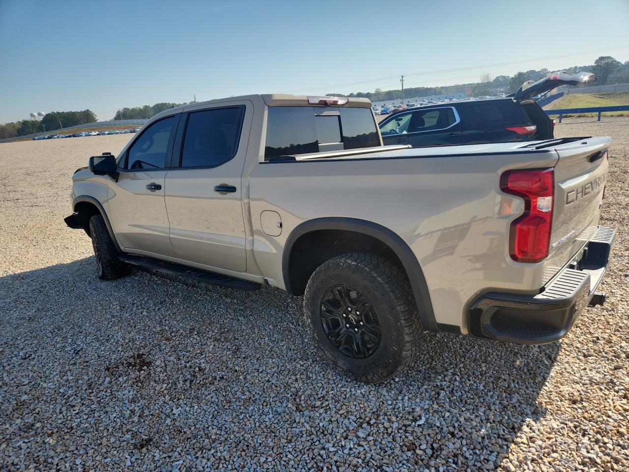 2023 Chevrolet Silverado K1500 Zr2 - Фото 2