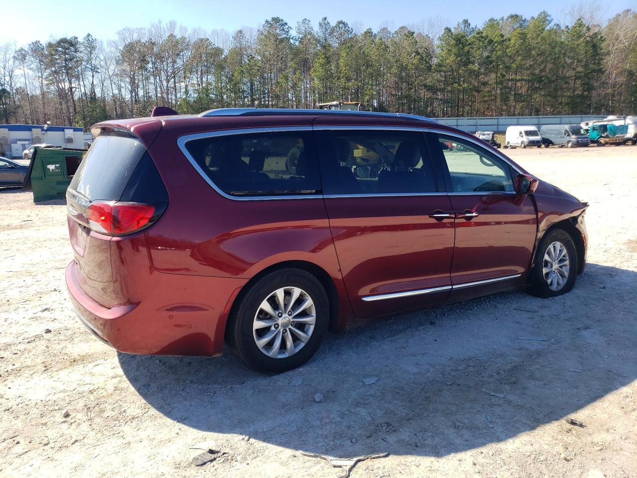 2018 Chrysler Pacifica Touring L - Фото 3