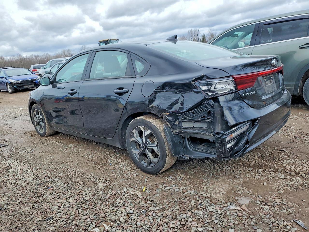 2021 Kia Forte Lxs - Image 2