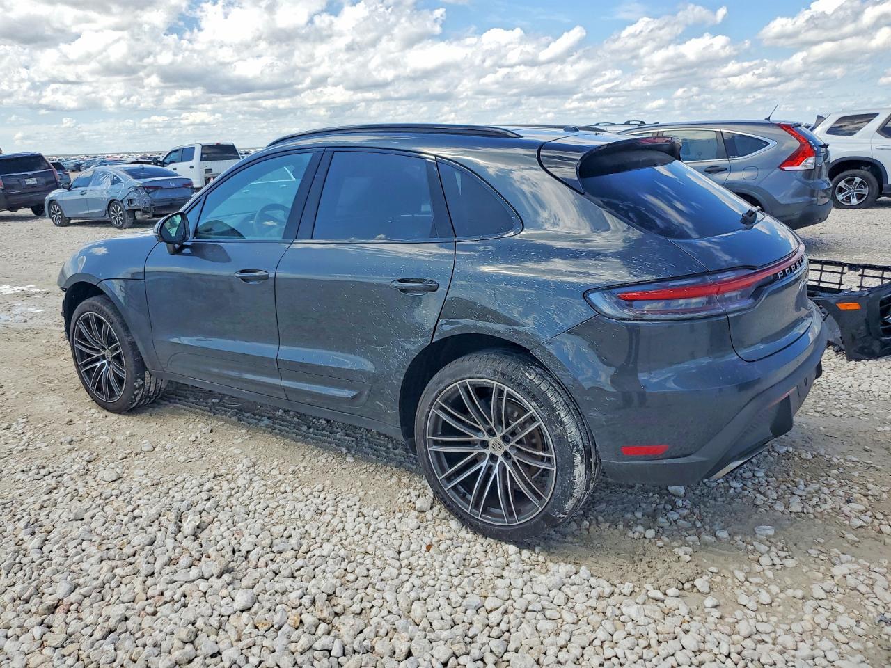 2025 Porsche Macan Base - Фото 2