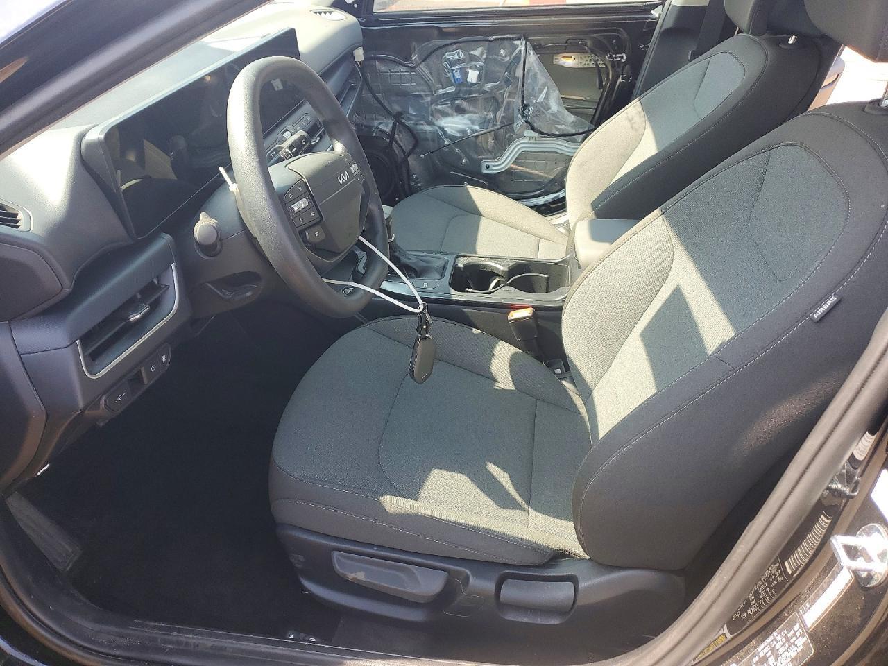 2025 Kia K4 Lxs - Image 7