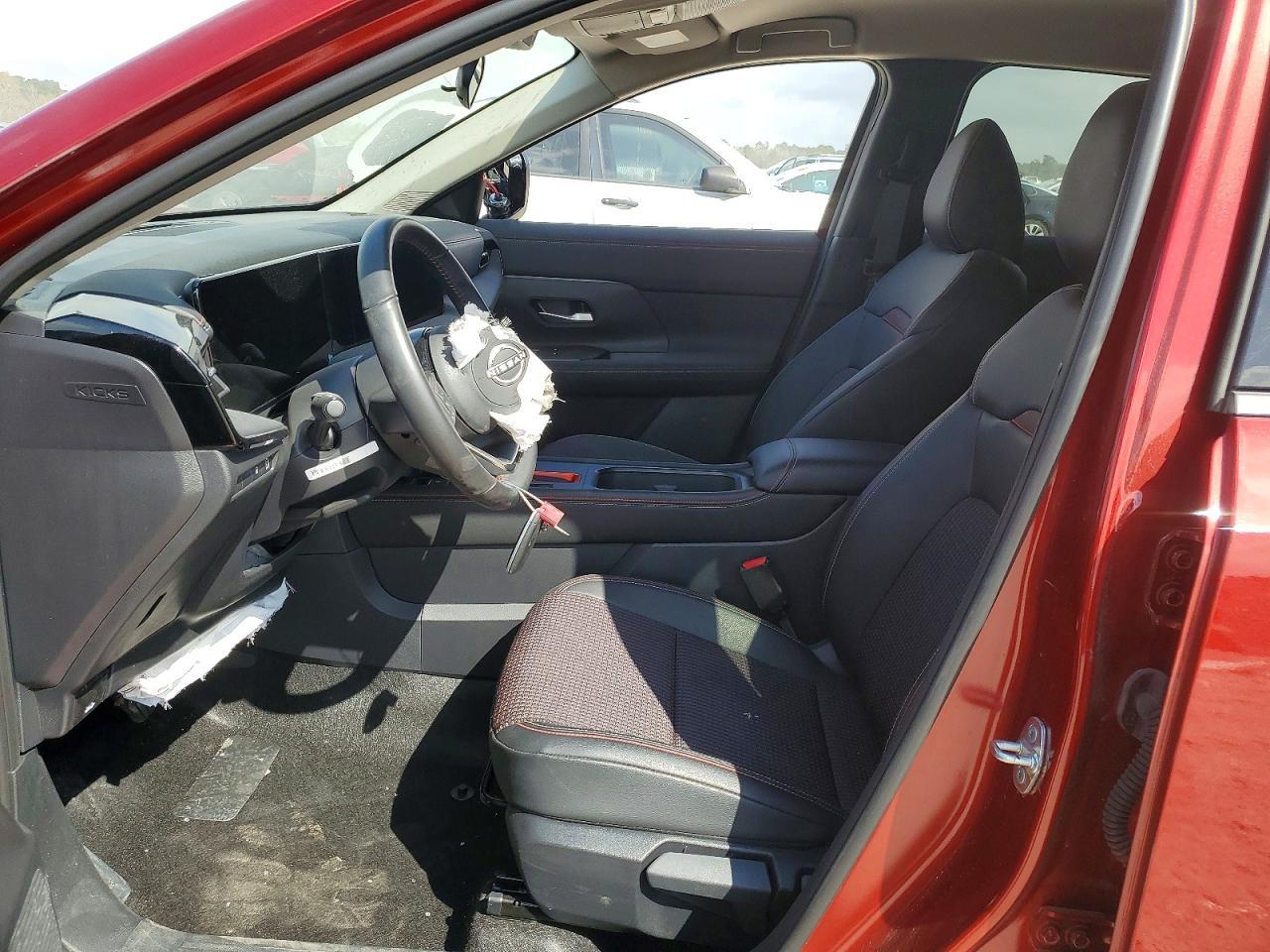 2025 Nissan Kicks Sr - Image 7