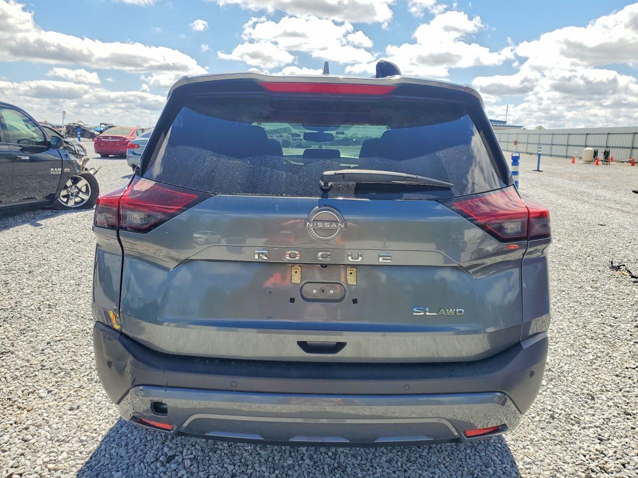2023 Nissan Rogue Sl - Image 6
