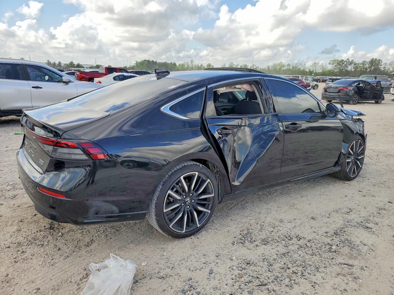 2025 Honda Accord Touring Hybrid - Image 3