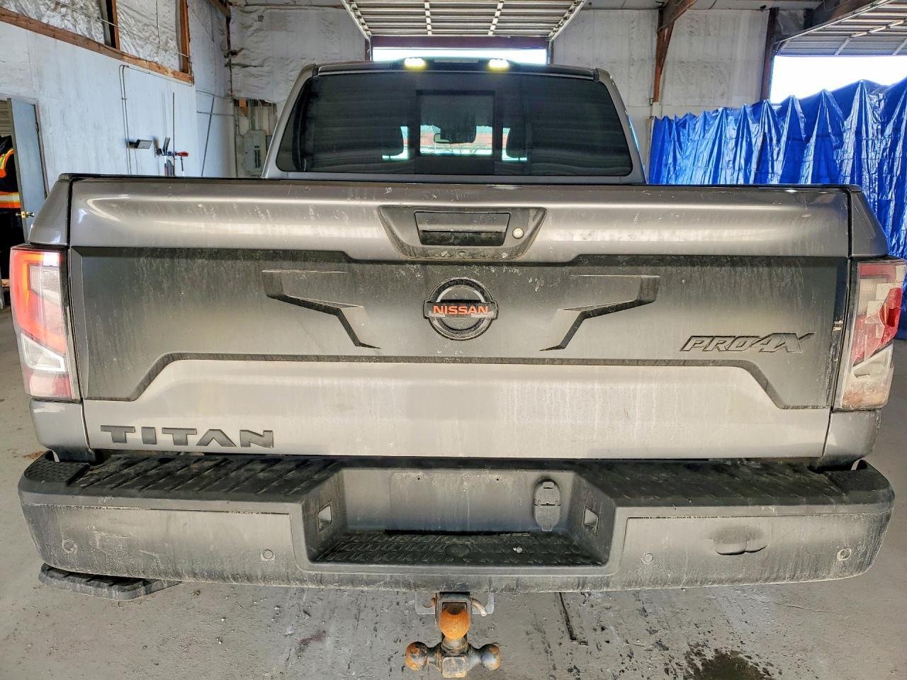 2020 Nissan Titan Pro-4X - Фото 6