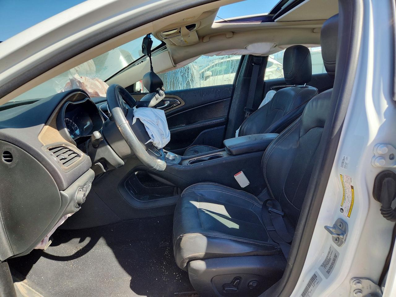 2015 Chrysler 200 C - Image 7