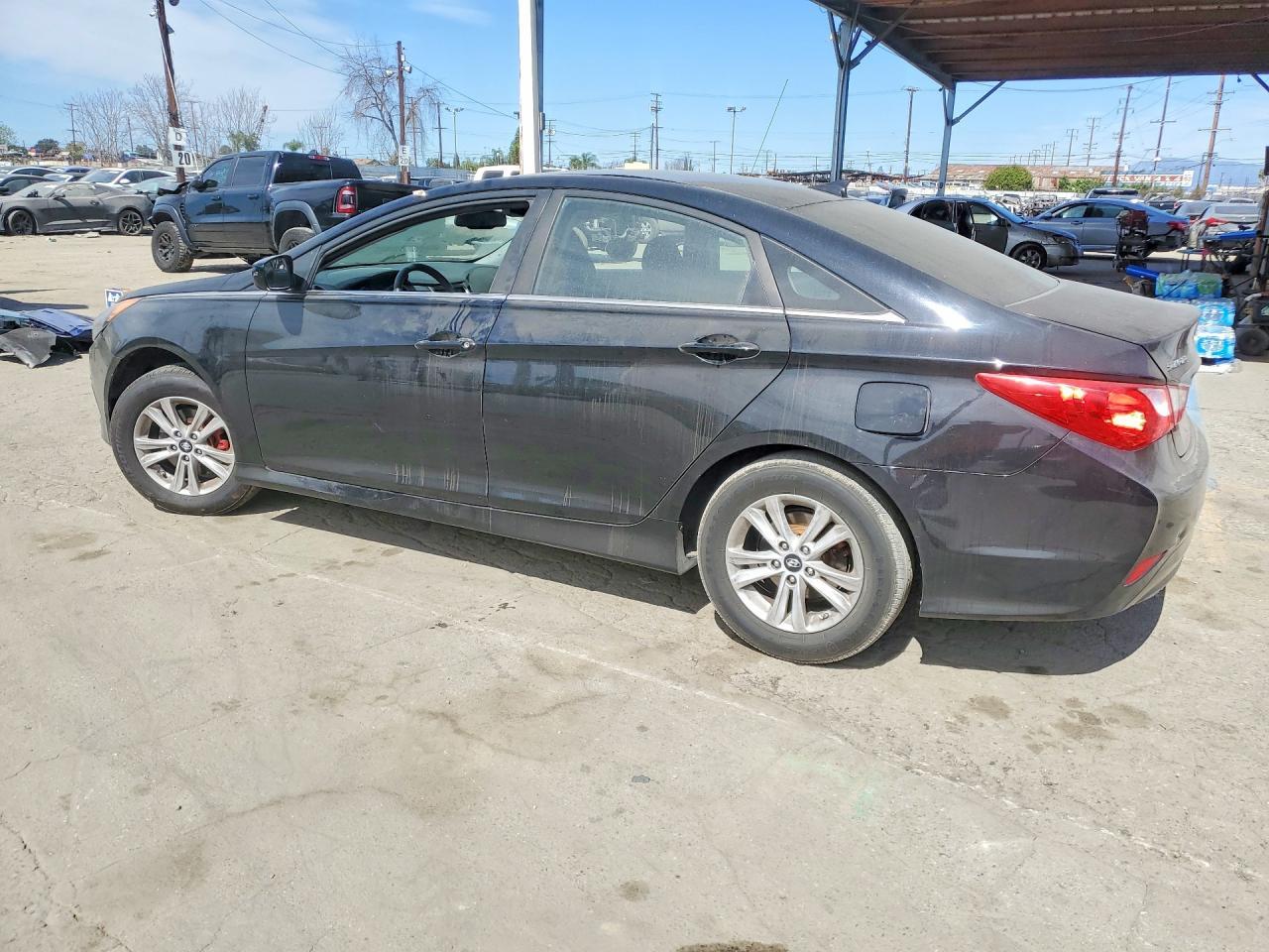2014 Hyundai Sonata Gls - Image 2