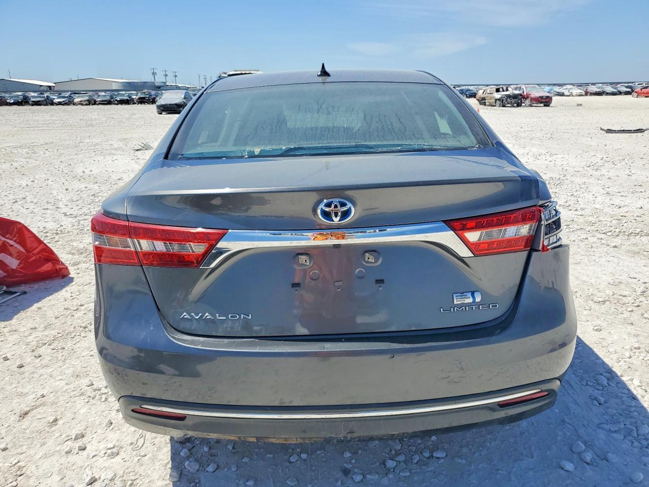 2016 Toyota Avalon Hybrid Limited - Image 6