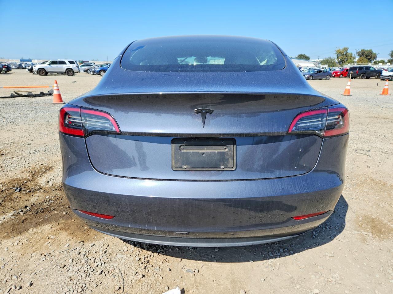 2023 Tesla Model 3 - Фото 6