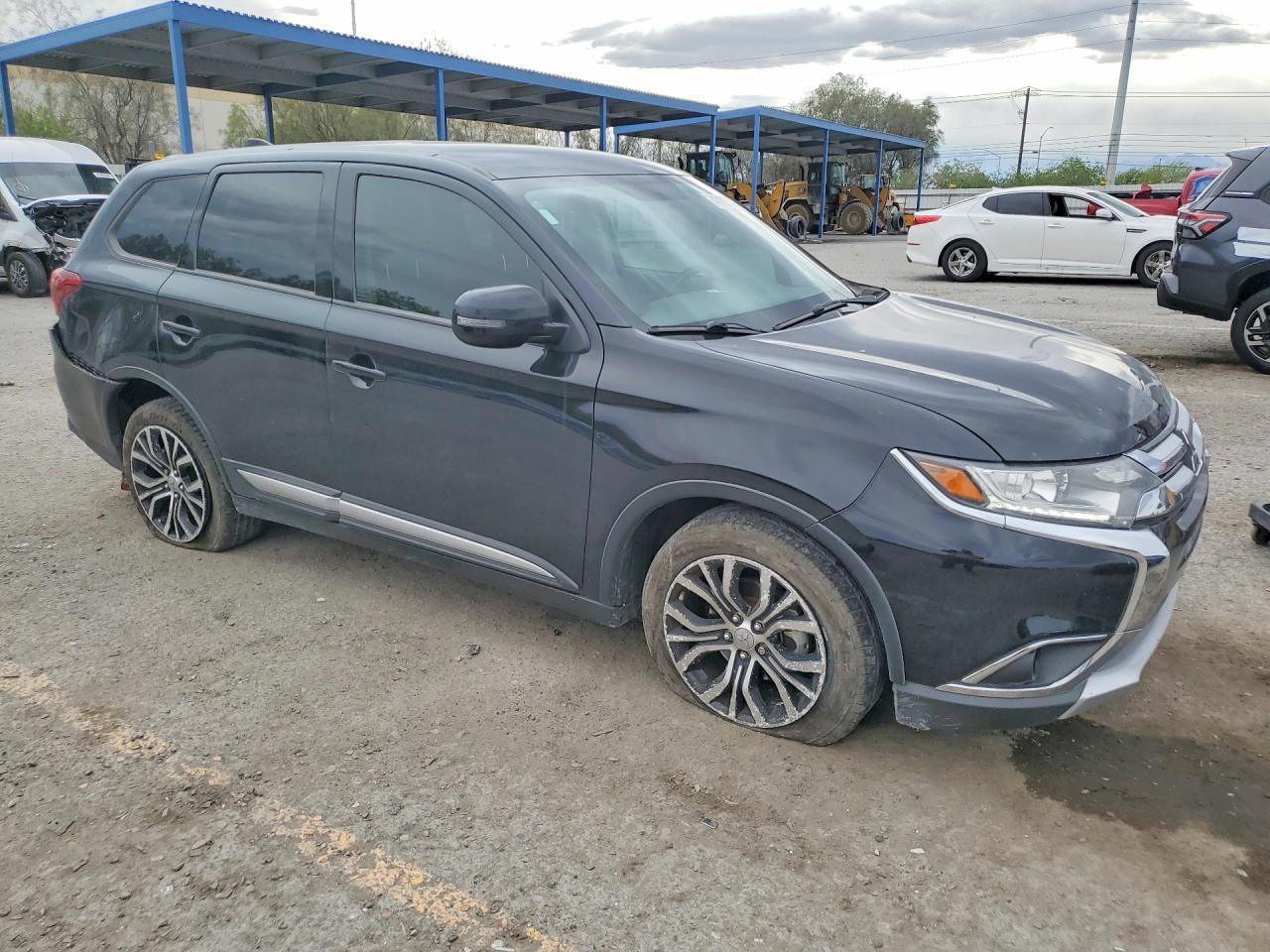 2017 Mitsubishi Outlander Se - Фото 4