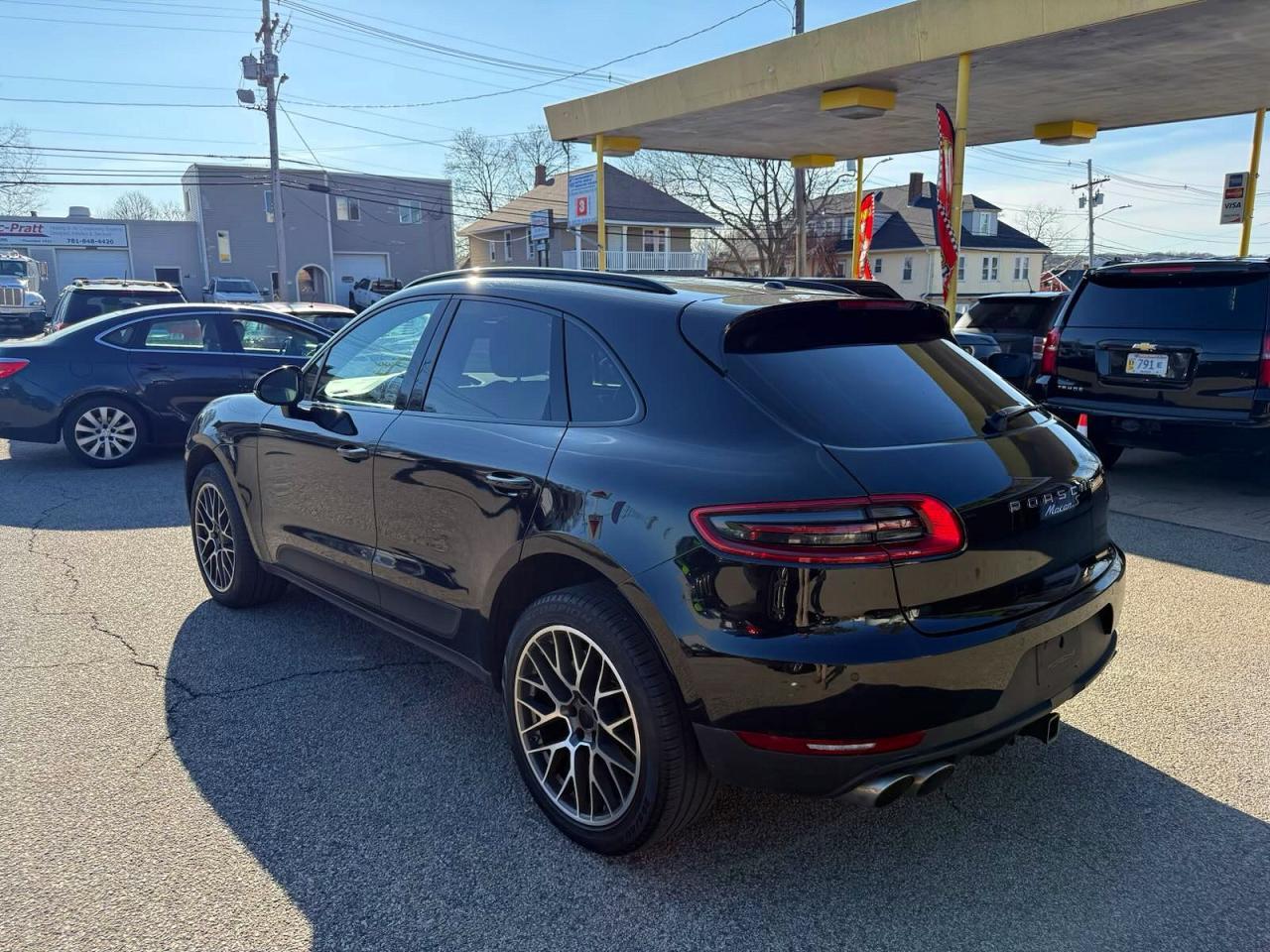 2016 Porsche Macan S - Image 3