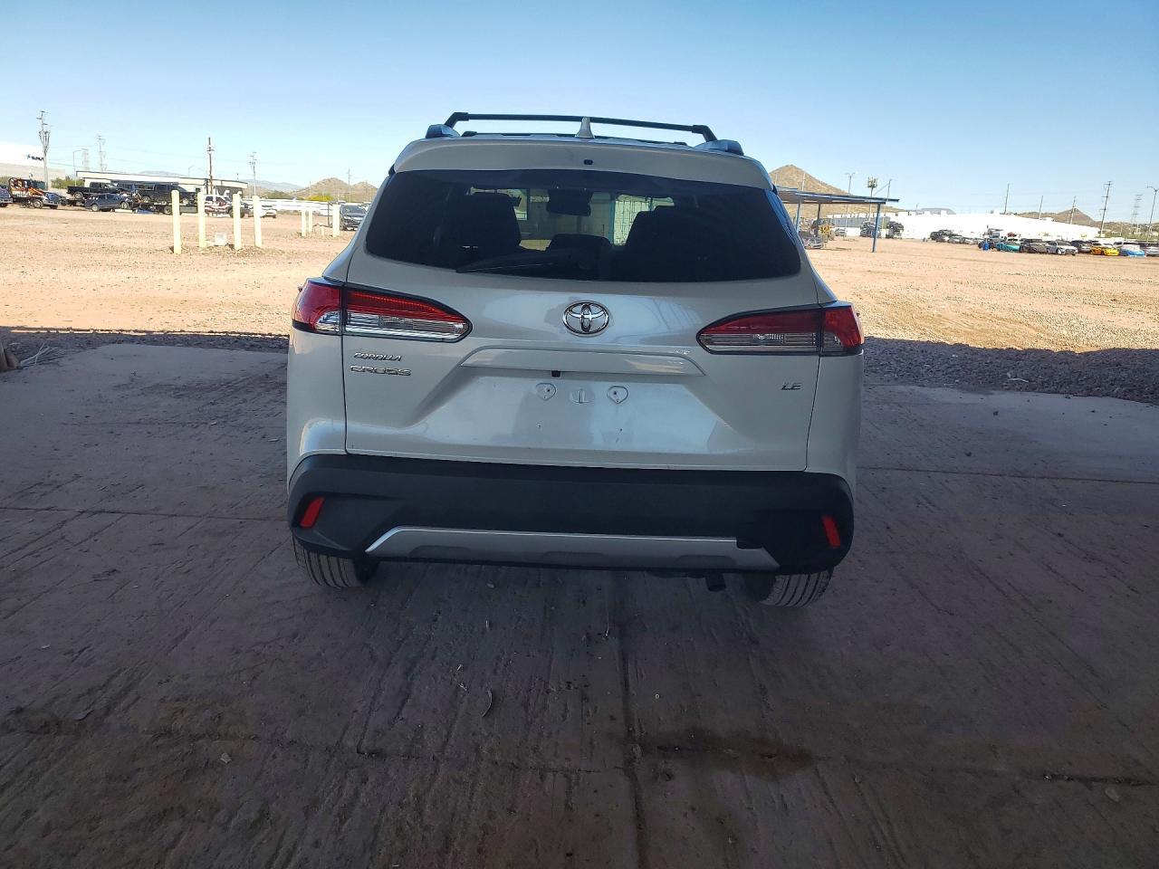 2023 Toyota Corolla Cross Le - Image 6