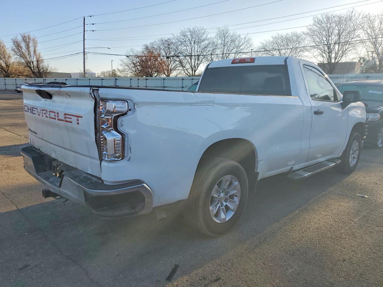 2020 Chevrolet Silverado C1500 - Фото 3