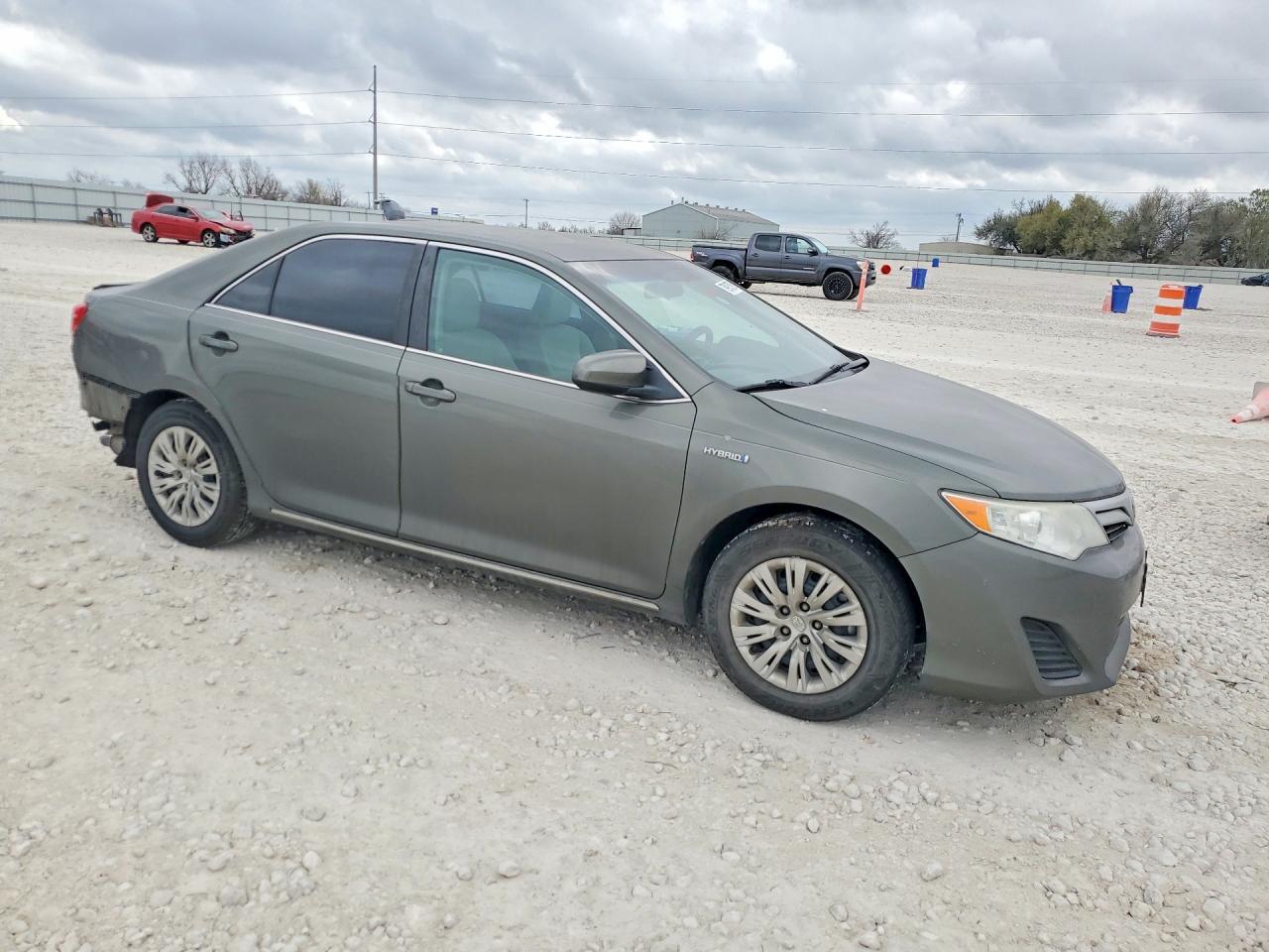2012 Toyota Camry Hybrid Le - Image 4