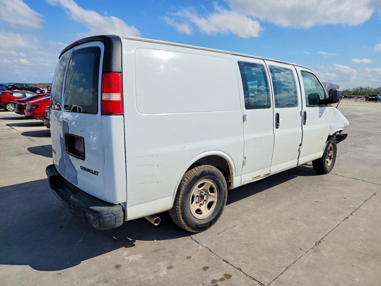 2004 Chevrolet Express 1500 Delivery Van - Image 3