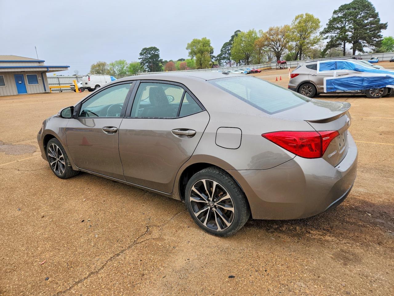 2018 Toyota Corolla Xse - Image 2