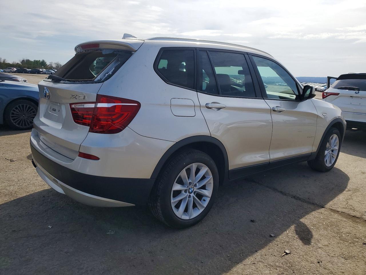 2013 BMW X3 xDrive28I - Image 3