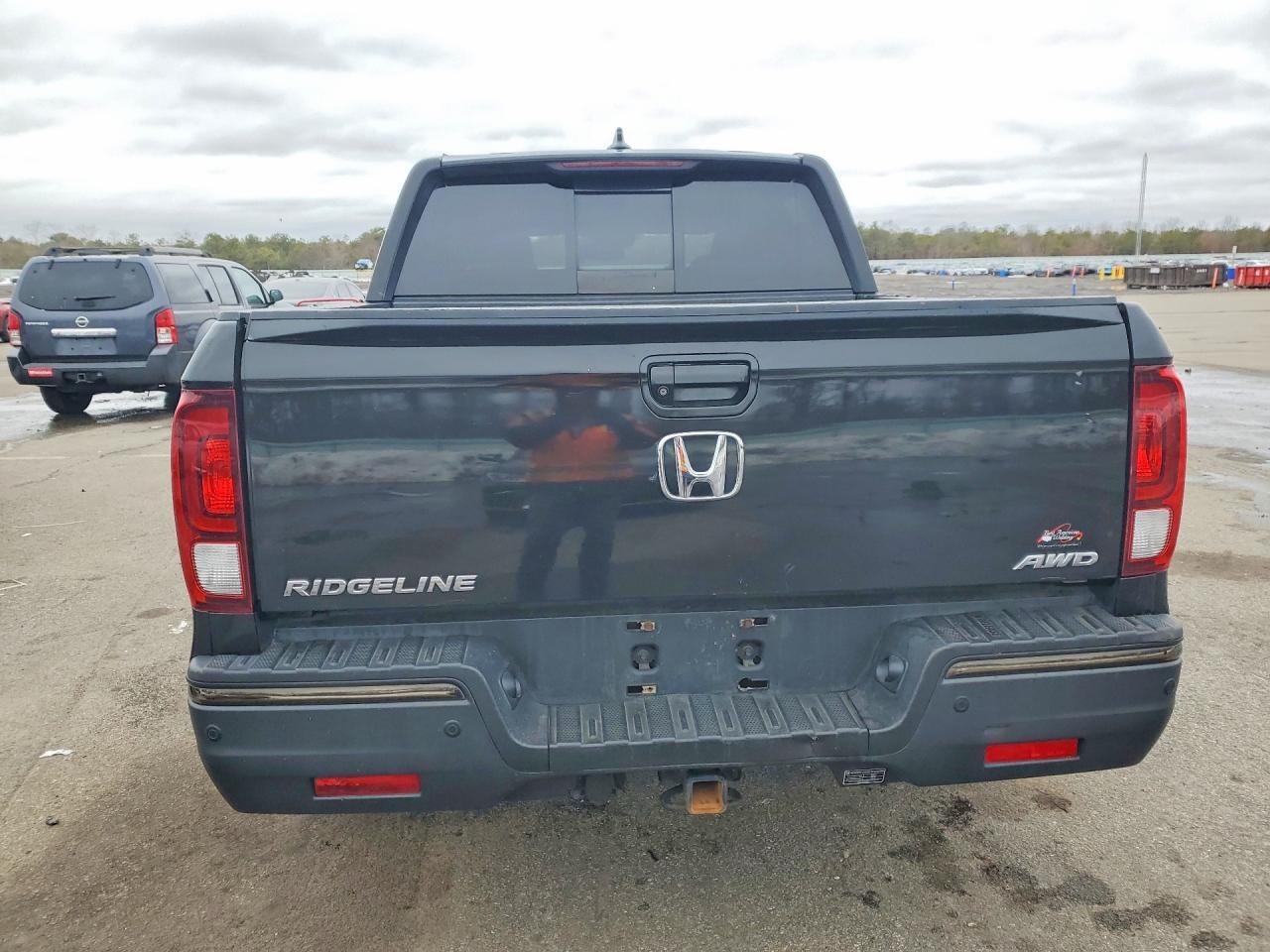 2019 Honda Ridgeline Black Edition - Image 6