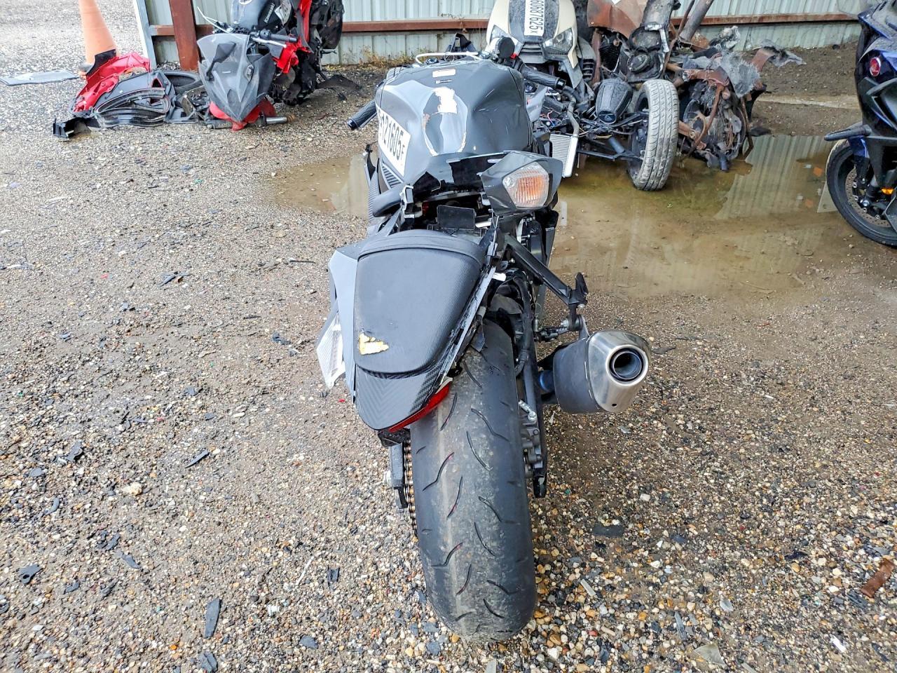 2025 Suzuki Gsx-R750 - Фото 4