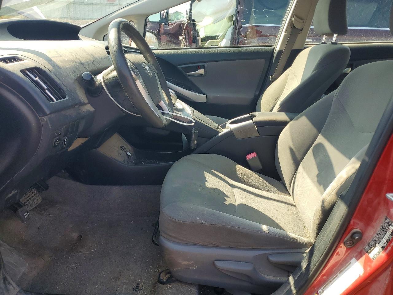2013 Toyota Prius Two - Фото 7
