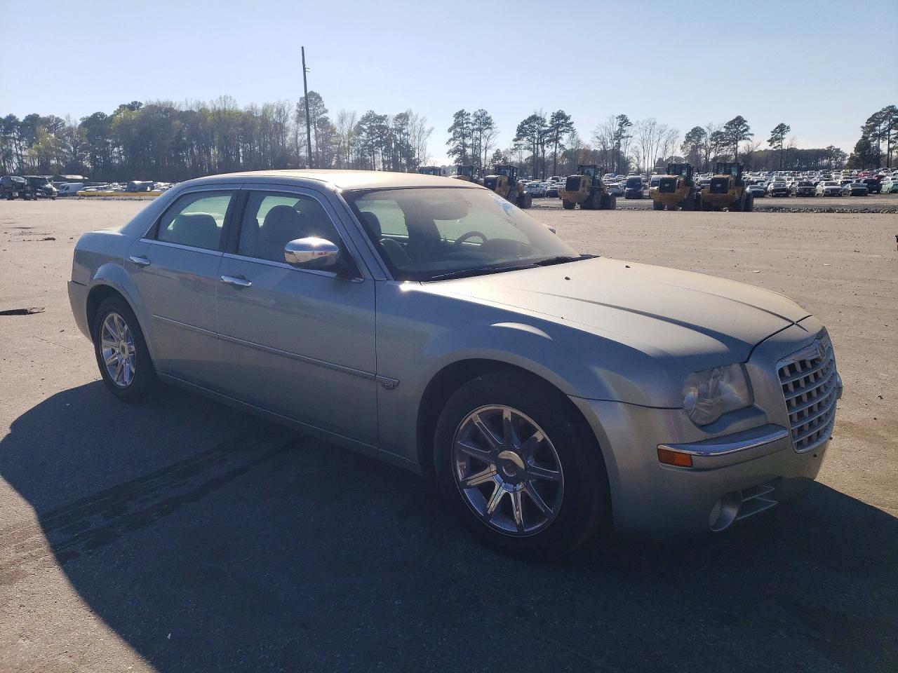 2006 Chrysler 300C - Image 4