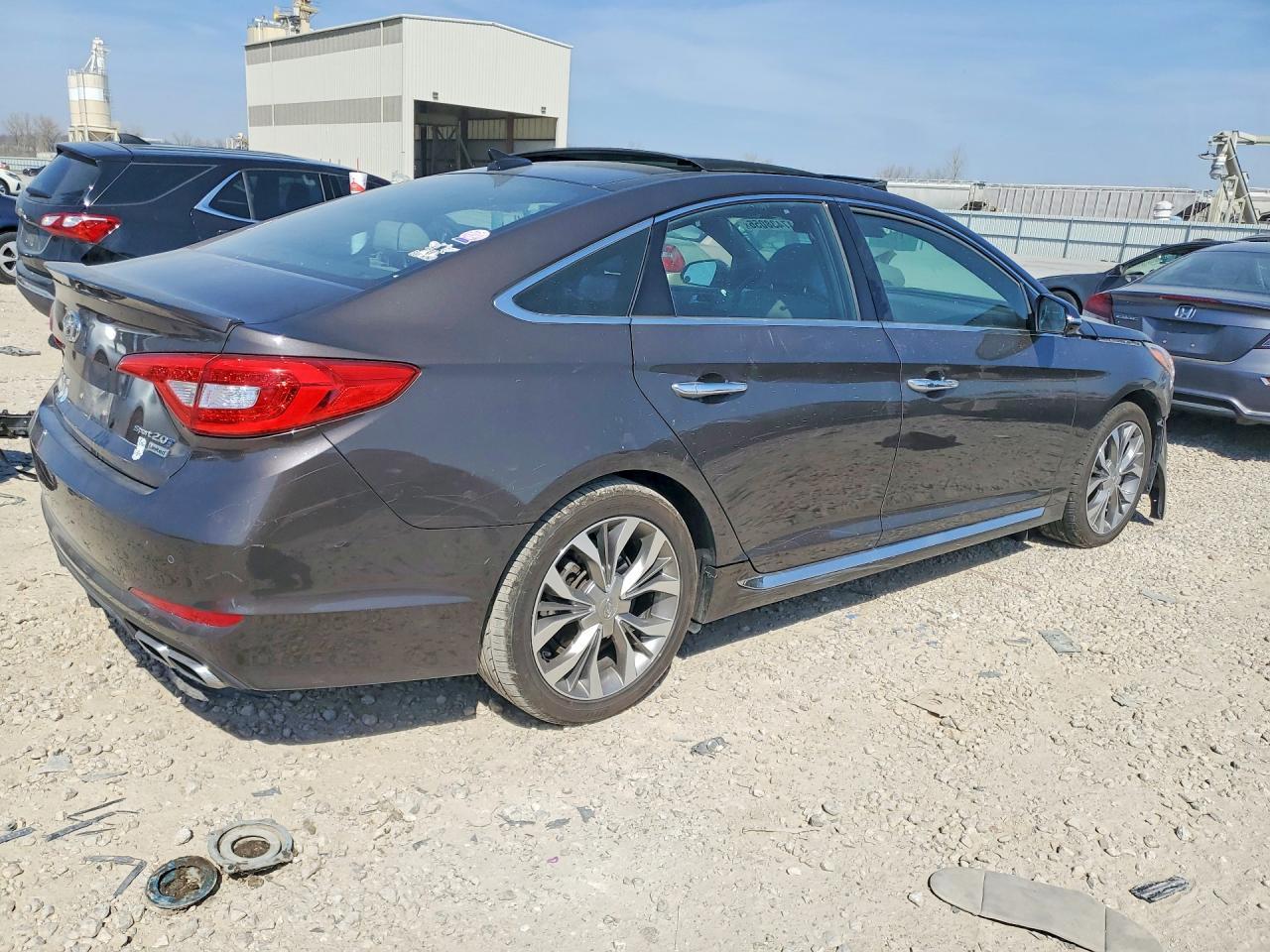 2015 Hyundai Sonata Limited 2.0T - Image 3