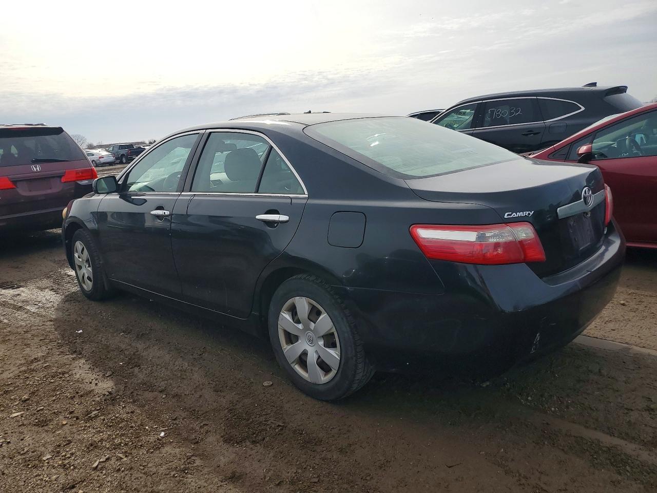 2009 Toyota Camry Le - Фото 2