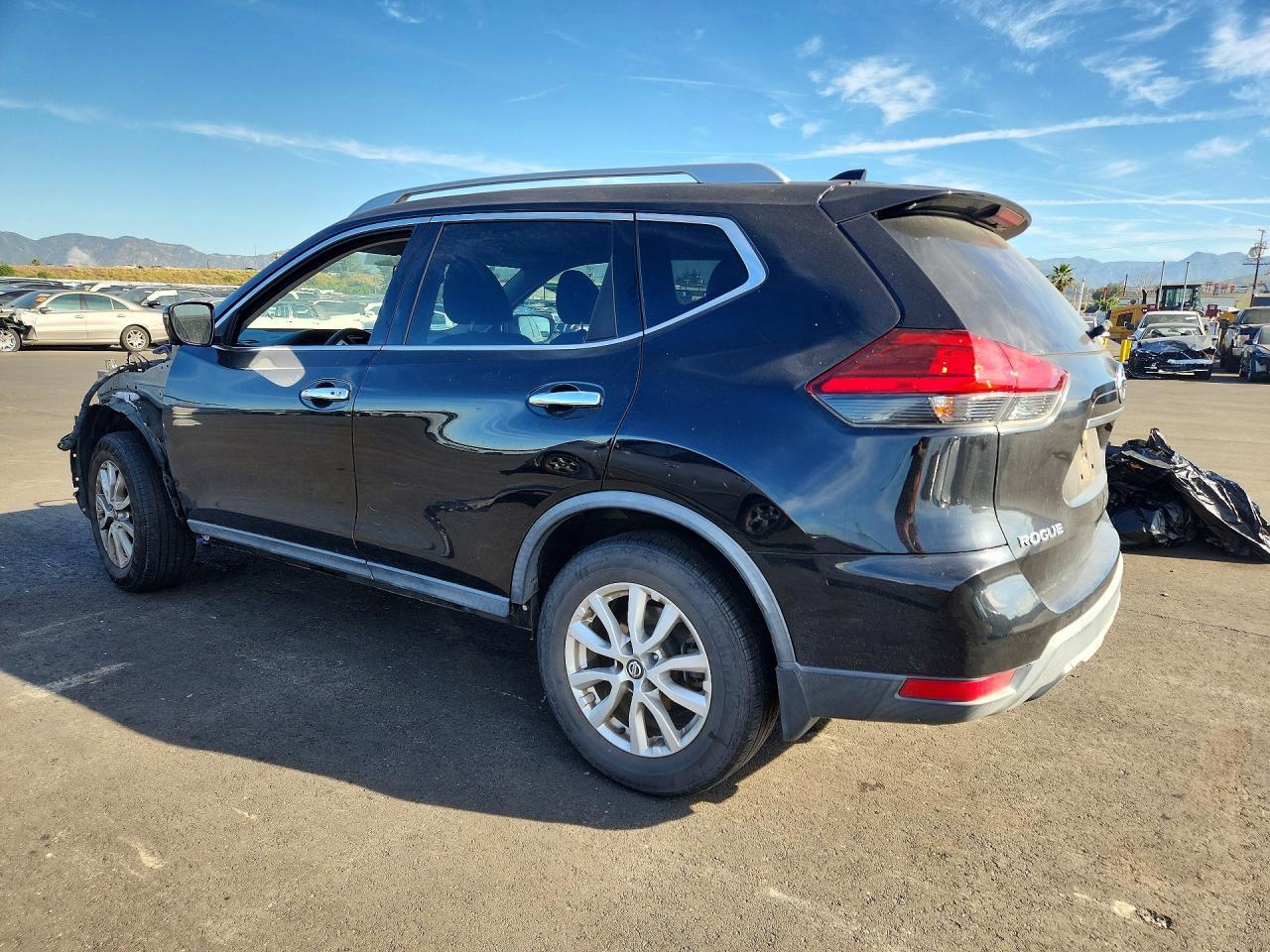 2017 Nissan Rogue S - Фото 2