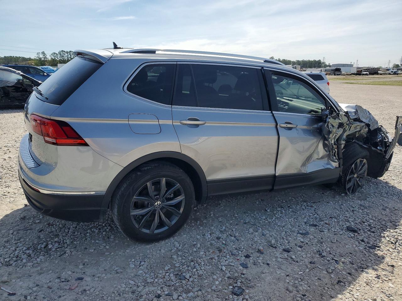 2023 Volkswagen Tiguan Se - Фото 3