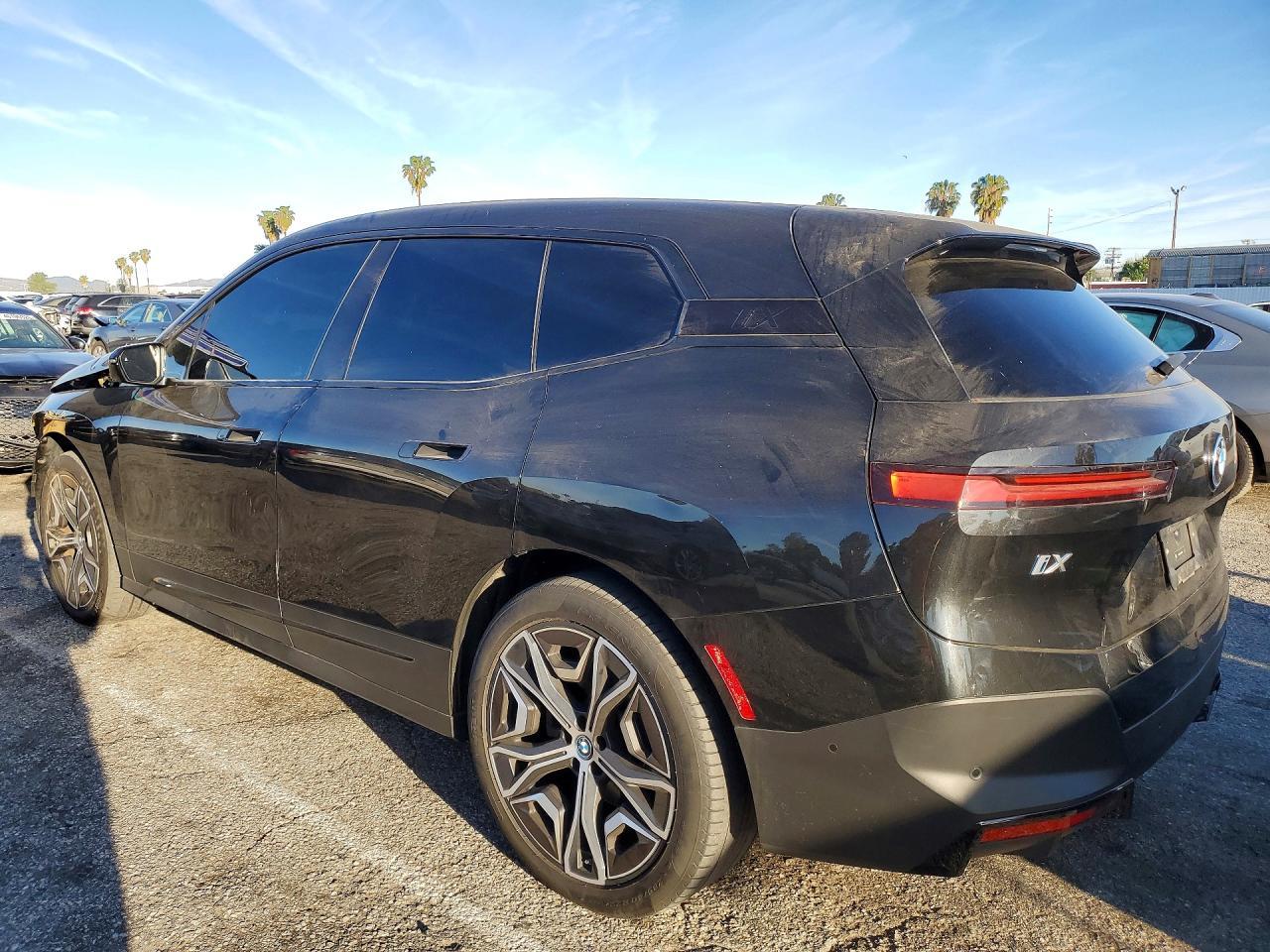 2024 BMW Ix xDrive50 - Фото 2