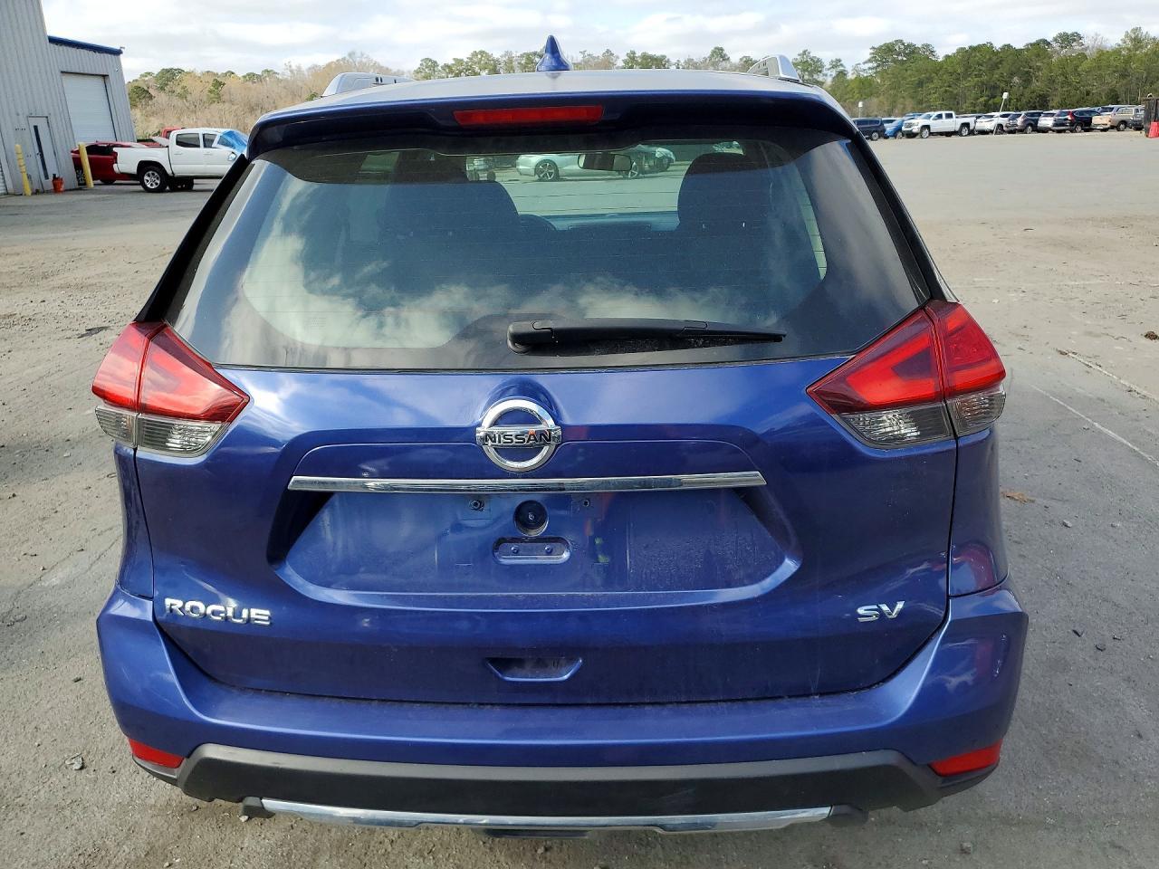 2017 Nissan Rogue Sv - Image 6