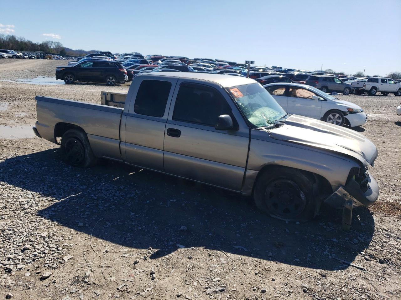 2002 Chevrolet Silverado C1500 - Image 4