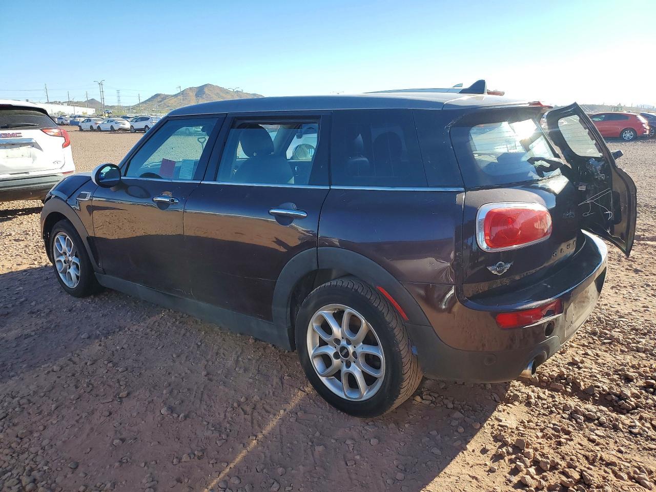 2016 Mini Cooper Clubman - Image 2