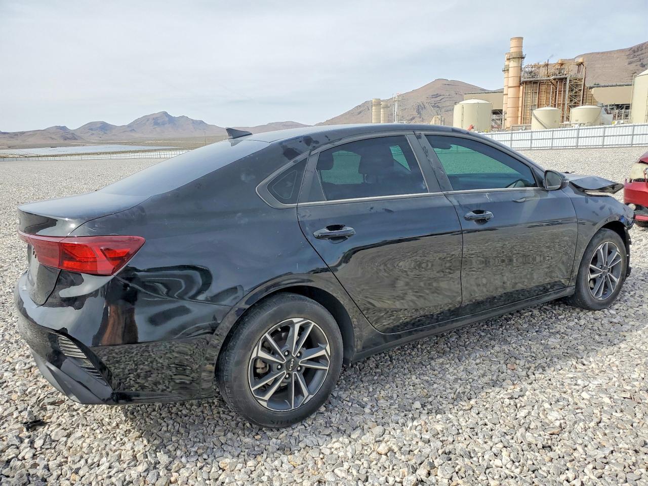 2024 Kia Forte Lxs - Image 3
