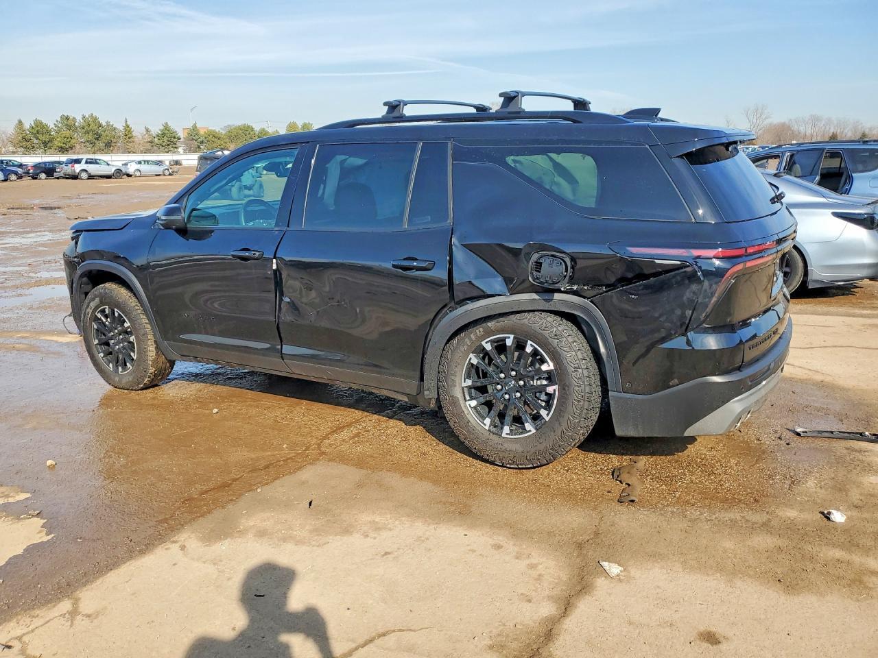 2024 Chevrolet Traverse Lt Z71 - Image 2