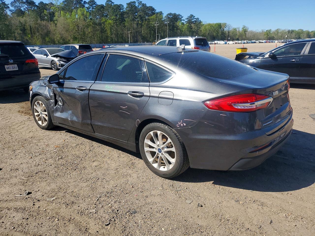 2020 Ford Fusion Se - Фото 2