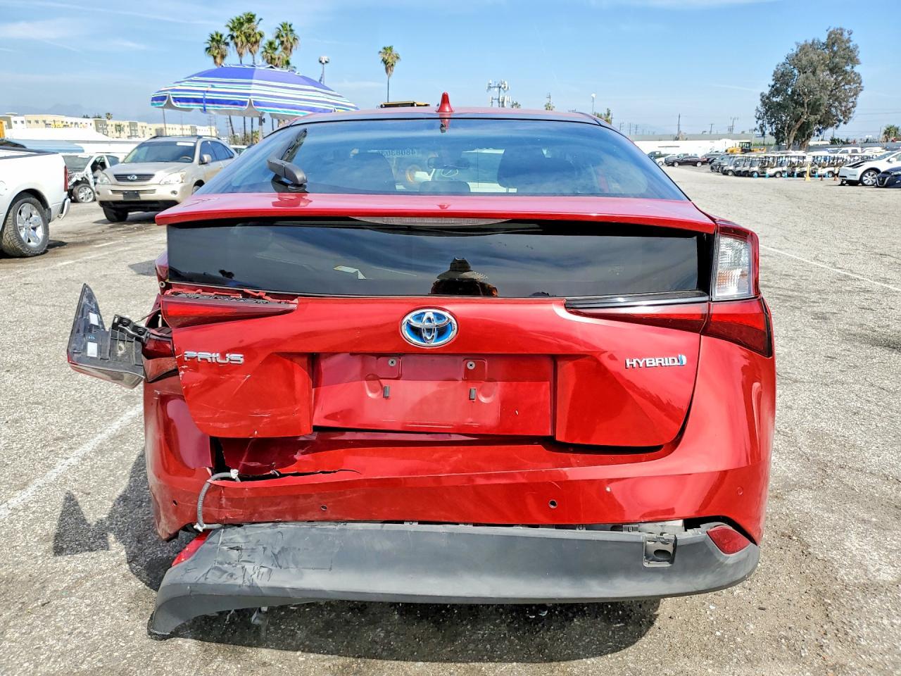 2021 Toyota Prius Le - Фото 6