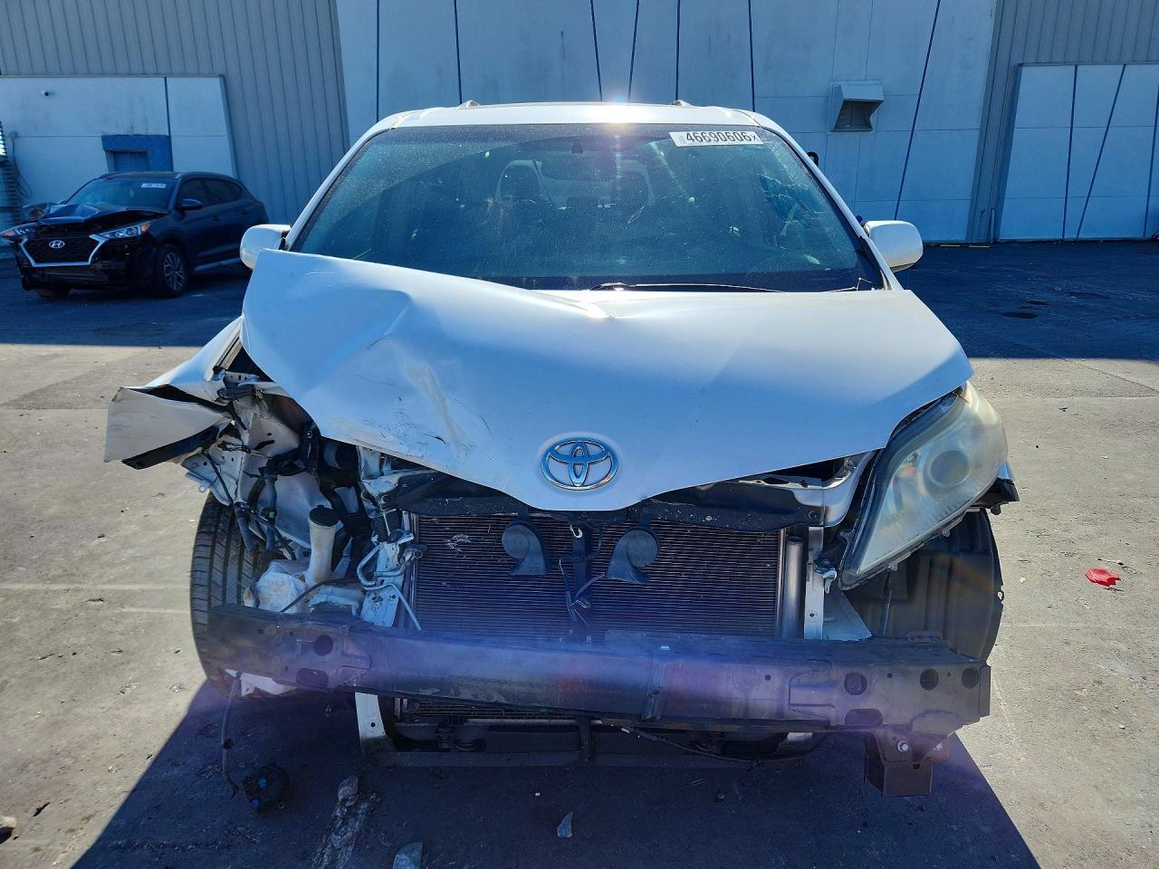 2015 Toyota Sienna Xle 8-Passenger - Фото 5