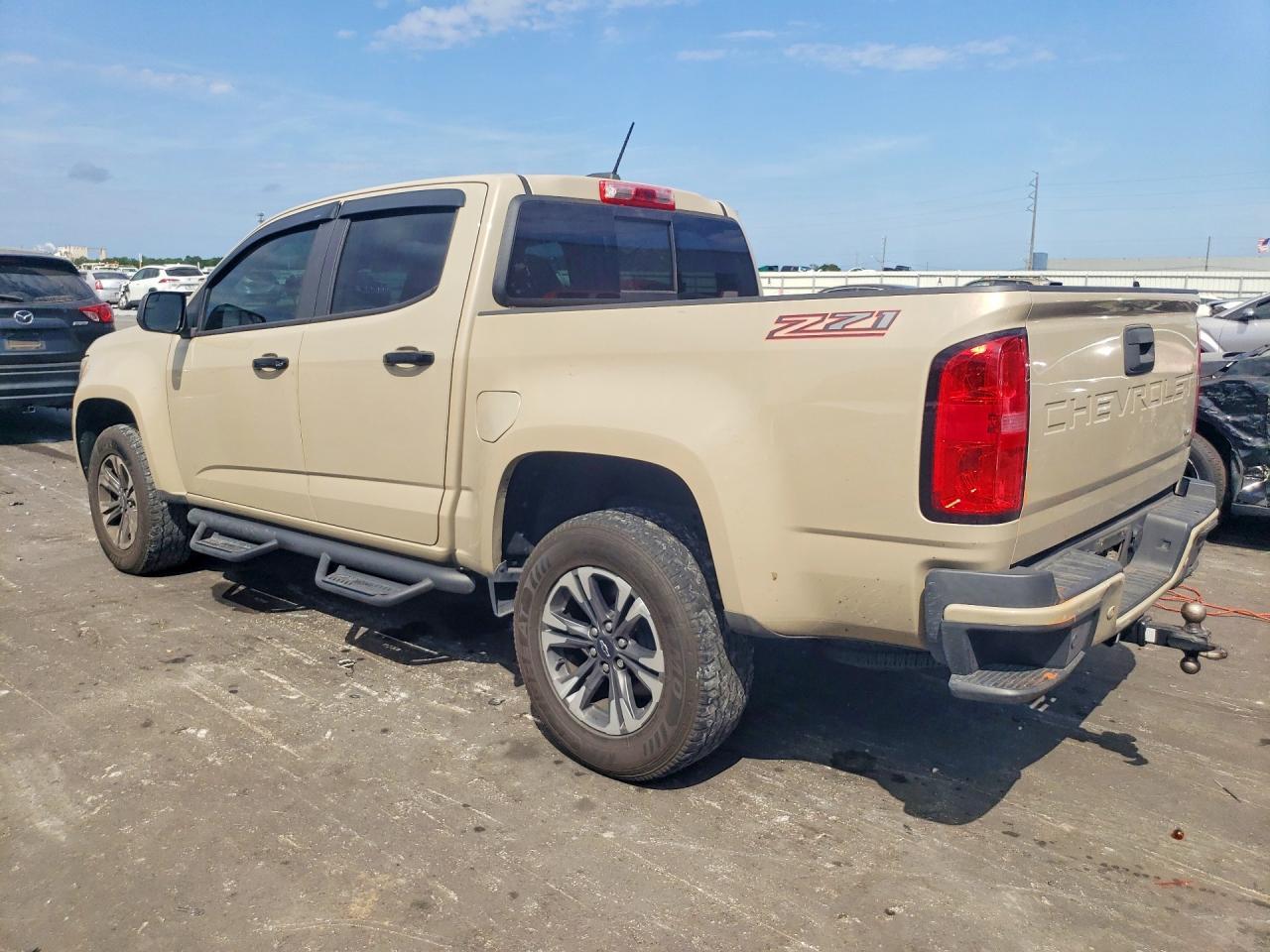 2021 Chevrolet Colorado Z71 - Фото 2