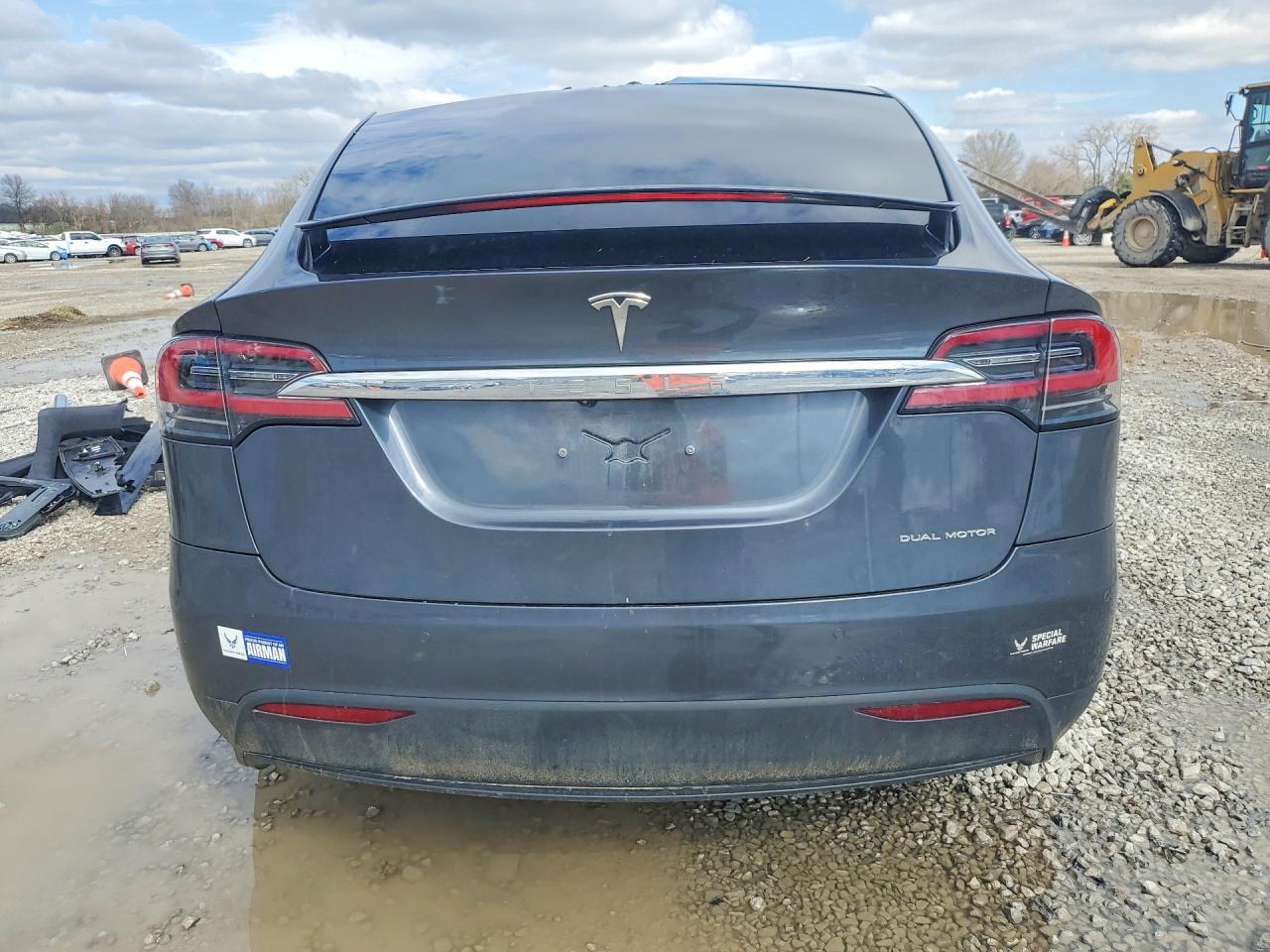 2020 Tesla Model X - Фото 6