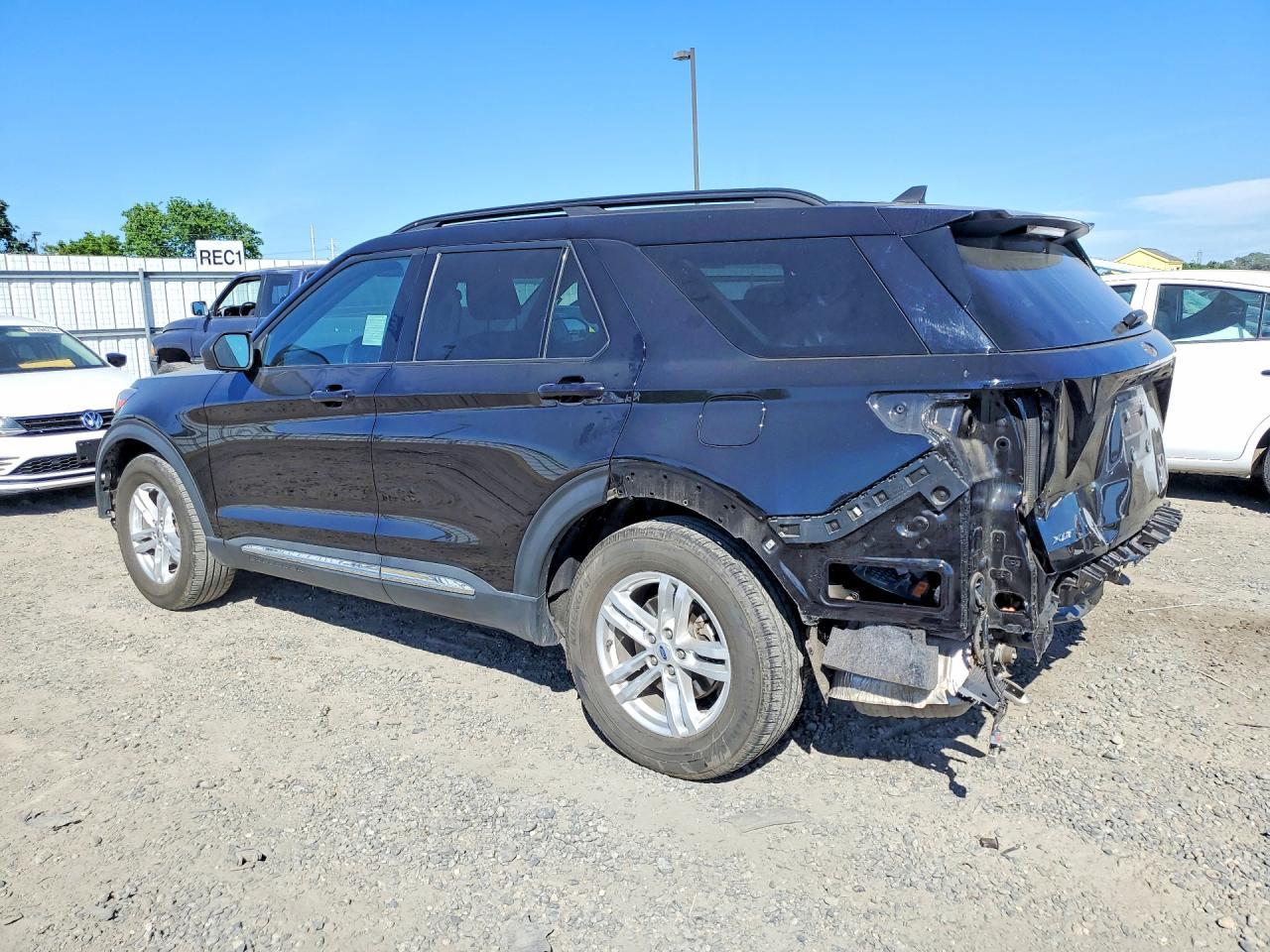 2023 Ford Explorer Xlt - Фото 2