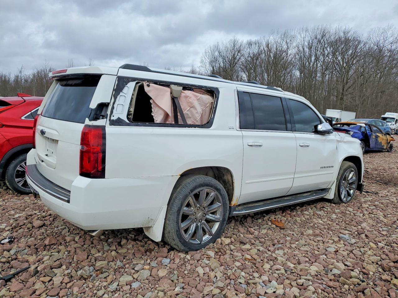 2016 Chevrolet Suburban K1500 Ltz - Image 3