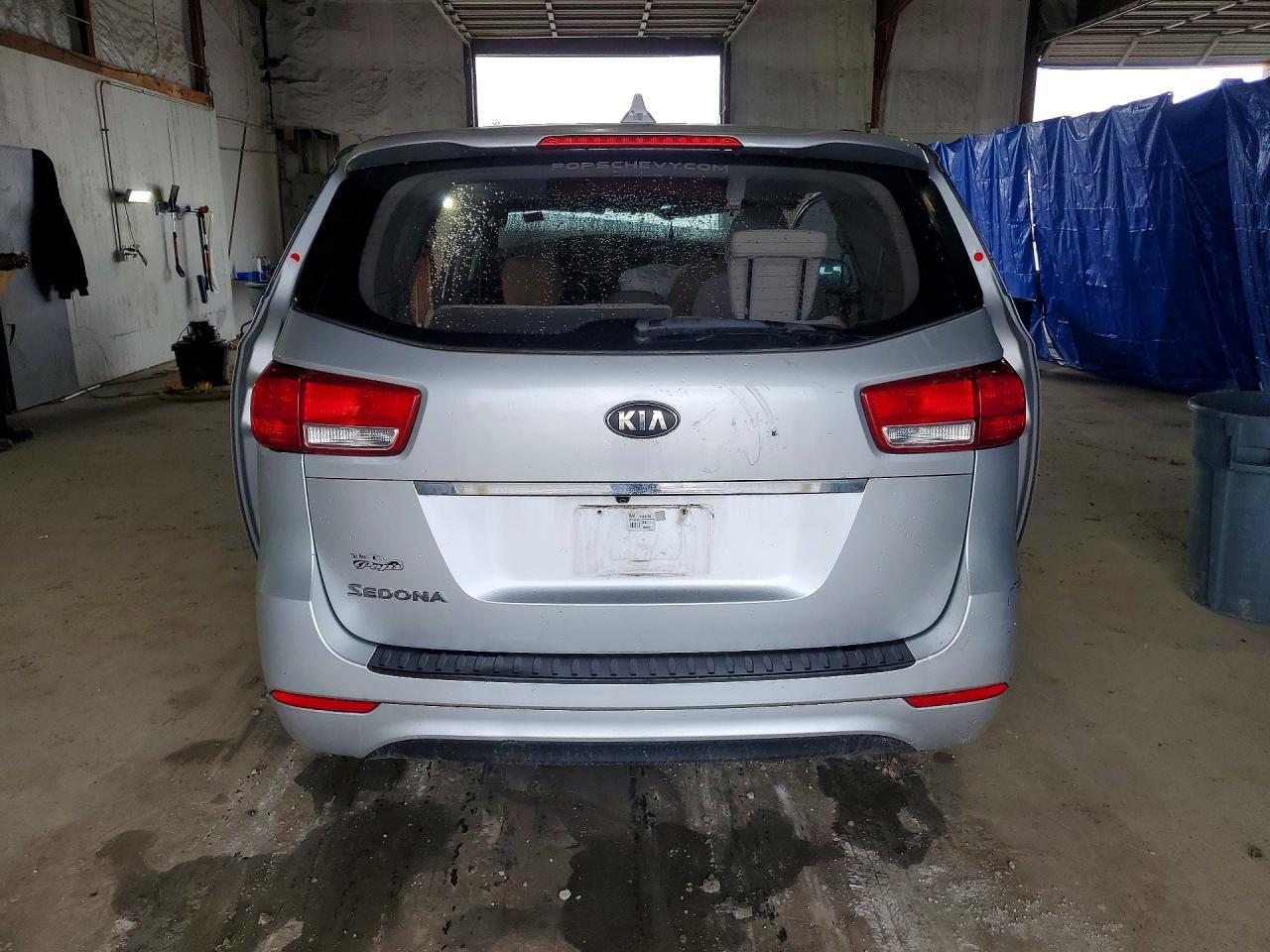 2016 Kia Sedona L - Фото 6