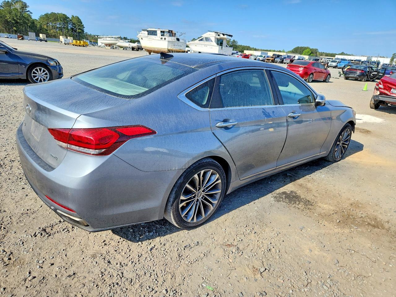 2015 Hyundai Genesis 3.8L - Фото 3