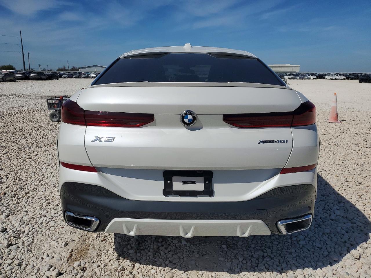 2026 BMW X6 xDrive40I - Image 6