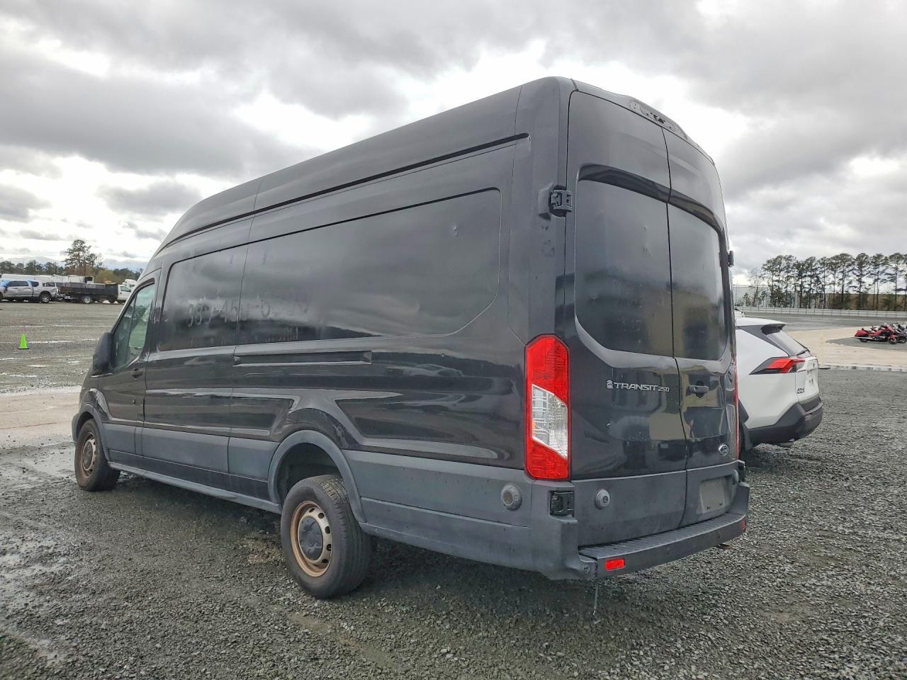 2019 Ford Transit T-250 - Фото 2