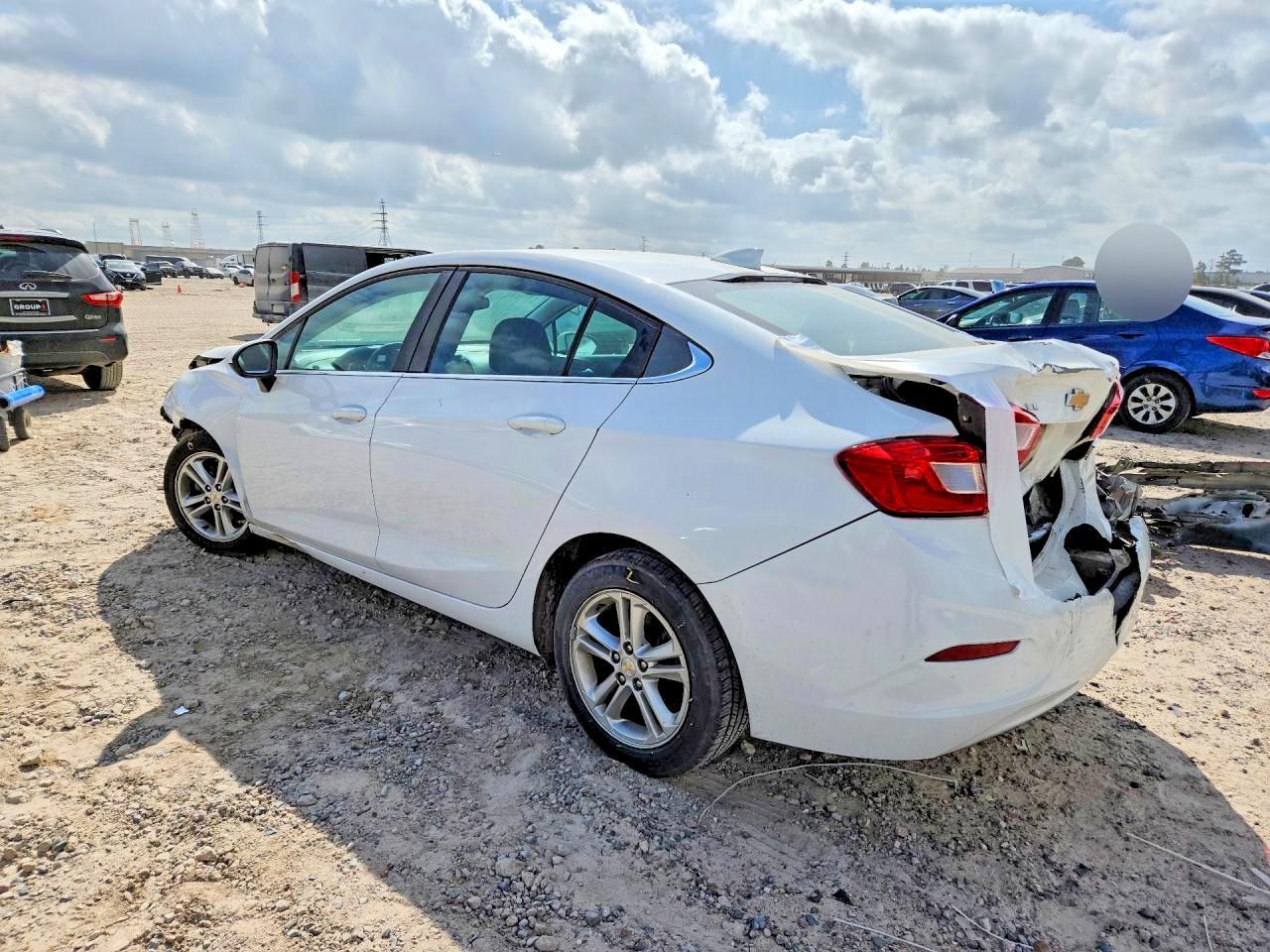 2018 Chevrolet Cruze Lt - Фото 2