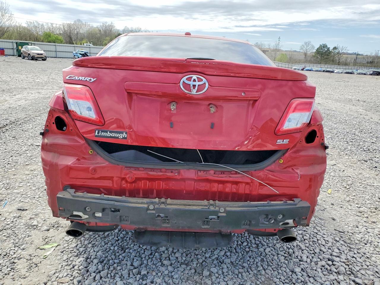 2011 Toyota Camry Se - Image 6