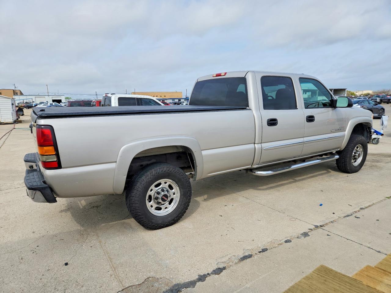 2005 GMC Sierra C2500 Heavy Duty - Фото 3