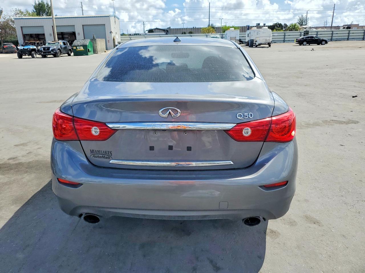 2015 Infiniti Q50 Premium - Image 6